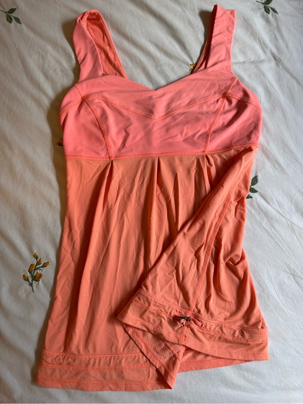 Lululemon Y2K era Coral Peach Active Tank - size 8